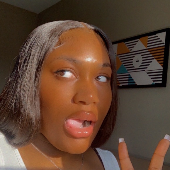 Meet your Posher, Briana - Picture 1 of 1